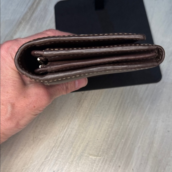 Vintage Chestnut Brown Coach SoHo Leather Wallet with Buckle Detail - Picture 3 of 12